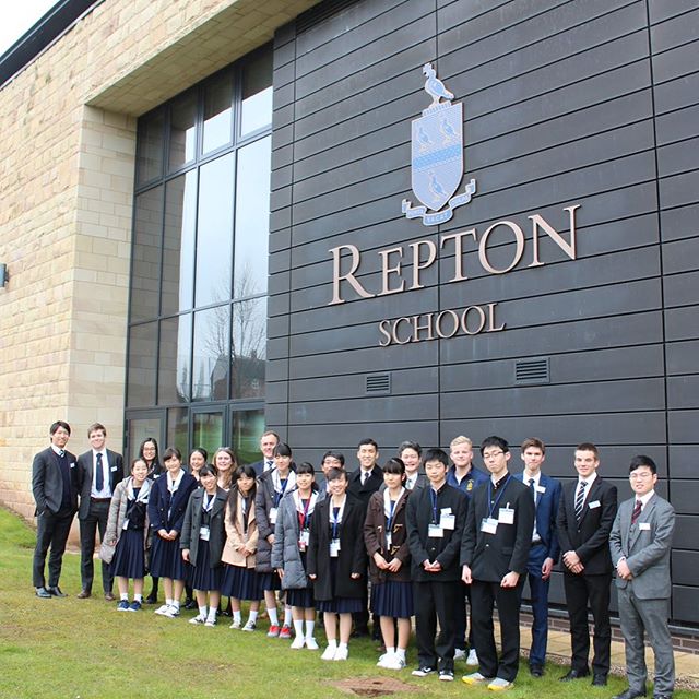 Repton school. Repton School Англия. Repton School Dubai школа Рептон скул Дубай. Рэптон школа в Англии. Алмаз Сочи частная школа.